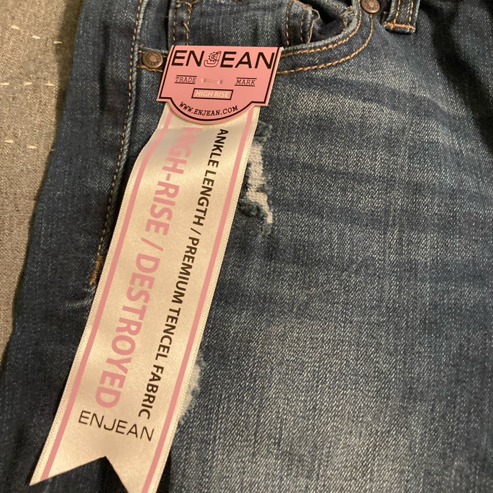 - EnJean high rise ankle destroyed size 1/25